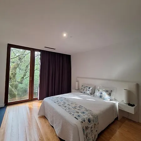Casa de Férias Casa Com Piscina Privada E Jacuzzi No Geres