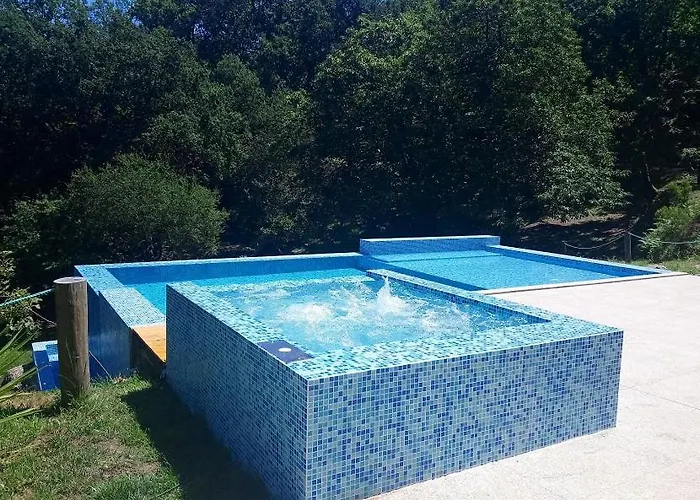 Casa Com Piscina Privada E Jacuzzi No Geres Pandoses